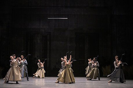 Bovary, Ballscene