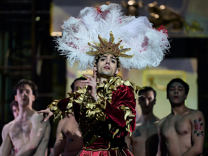 Nurejew Tänzer als Sonnengott